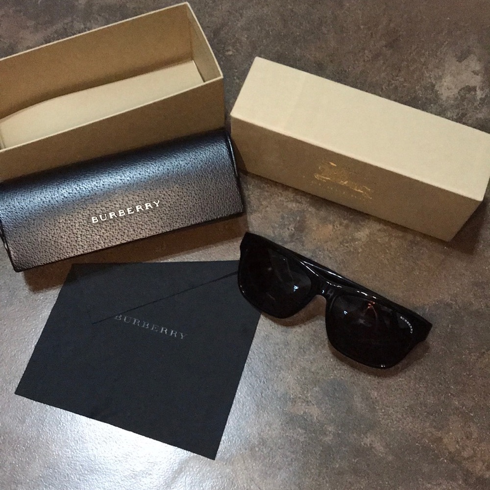 Like new burberry glasses♥️